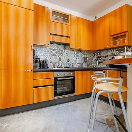 Hot Tub - Private Parking - Park Appartement